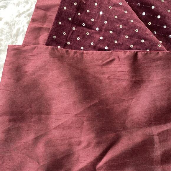 Marlo Lorenz Signature Table Runner Burgundy Silver Sequin Embroidered 13" x 72" - Picture 6 of 6